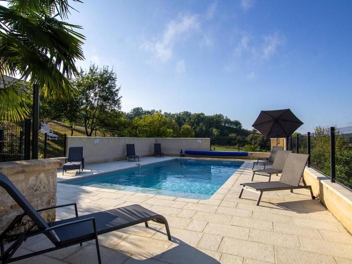 Location de vacances pour 4 personnes, avec jardin ainsi que terrasse et piscine à Villamblard - 2