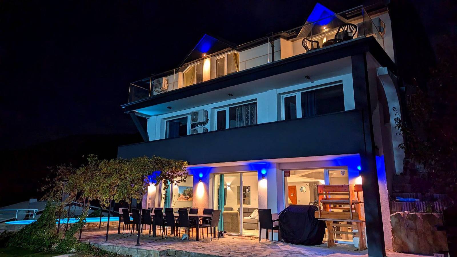 Familienvilla "Dionysus" mit Pool und Meerblick in Balchik, Oblast Dobrich