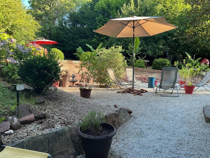 Location de vacances pour 8 personnes, avec piscine et sauna ainsi que jardin et vue, animaux acceptés à Collonges-la-Rouge - 2