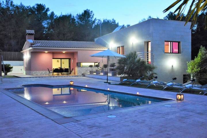 Casa rural para 9 personas, con vistas además de piscina y jardín en San Pedro de Ribas - 4