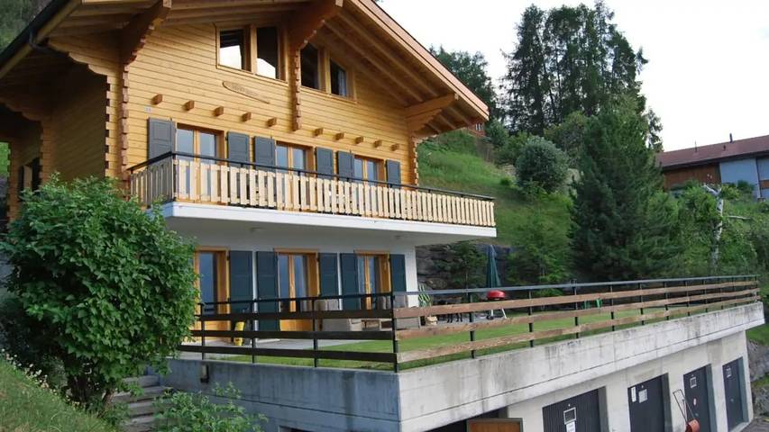 Ferienhaus für 11 Personen, mit Pool und Garten im Wallis