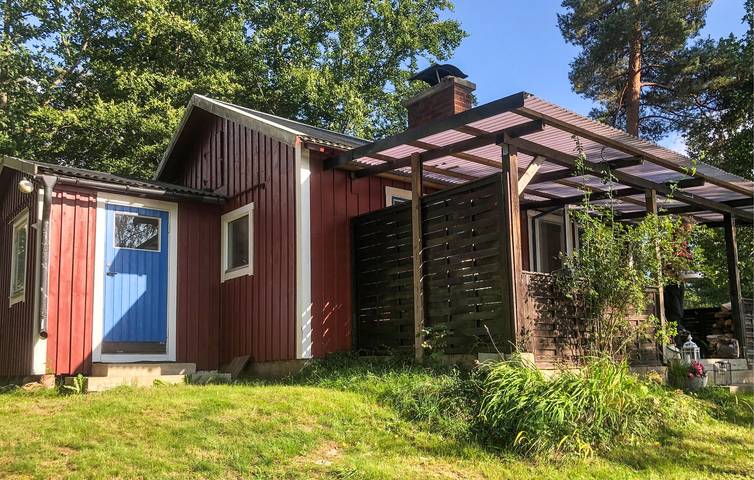 Hus för 6 Personer med trädgård in Holmsjö, Svenska Östersjön