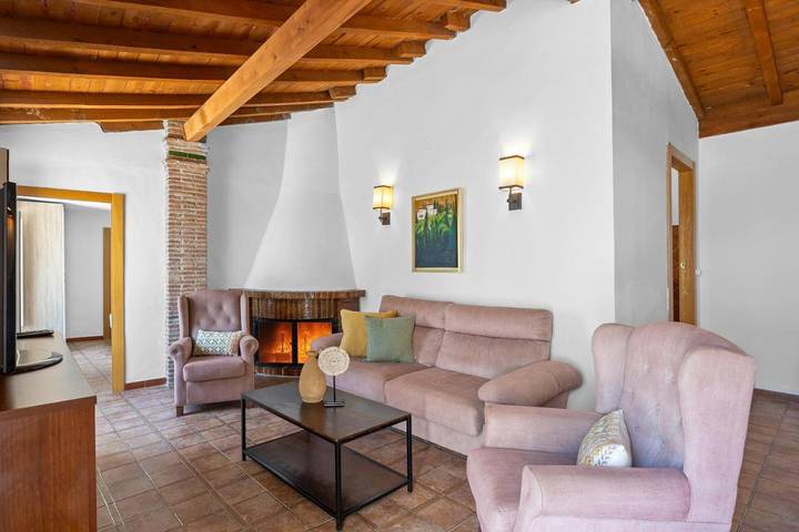Casa rural para 8 personas, con Terraza y Jardín además de Piscina y Vistas en Torrenueva Costa - 4