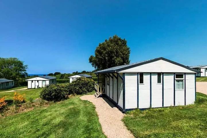 Chalet pour 7 personnes, avec terrasse et piscine