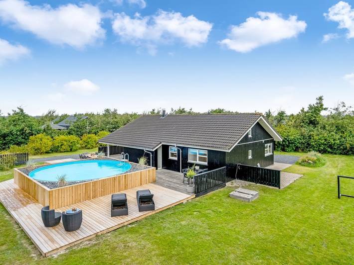 Ferienhaus für 8 Personen, mit Whirlpool und Terrasse sowie Sauna in Tranum Strand