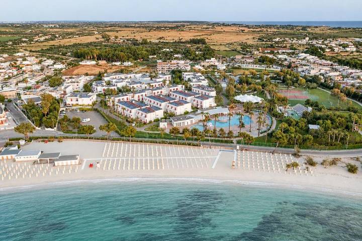 Resort per 3 persone, con Giardino e Piscina in Provincia di Lecce
