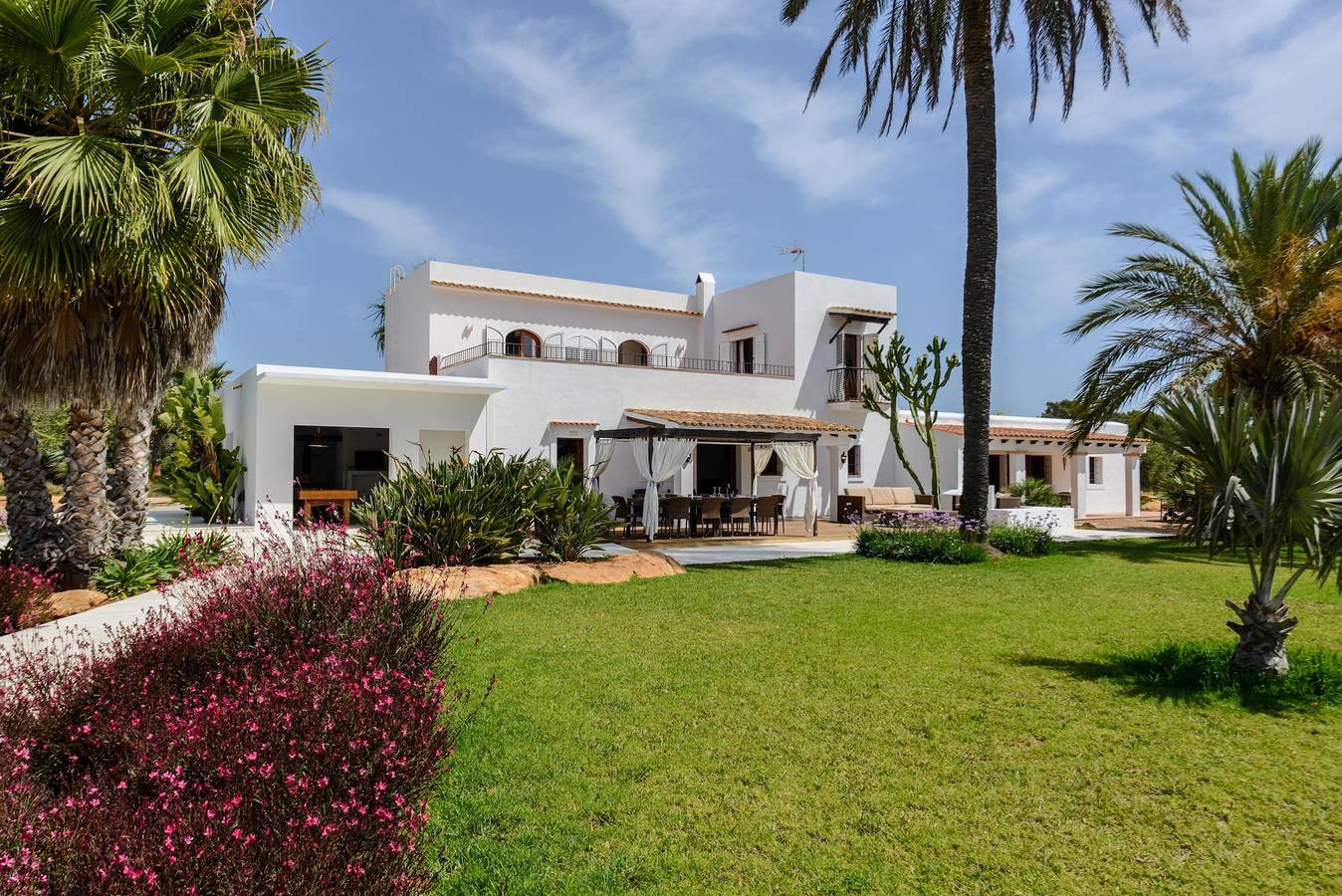 Beautiful Villa Can Cosmi with Wi-Fi, Pool, Terraces, Garden & Balcony; Parking Available in Santa Eulària des Riu, East Ibiza