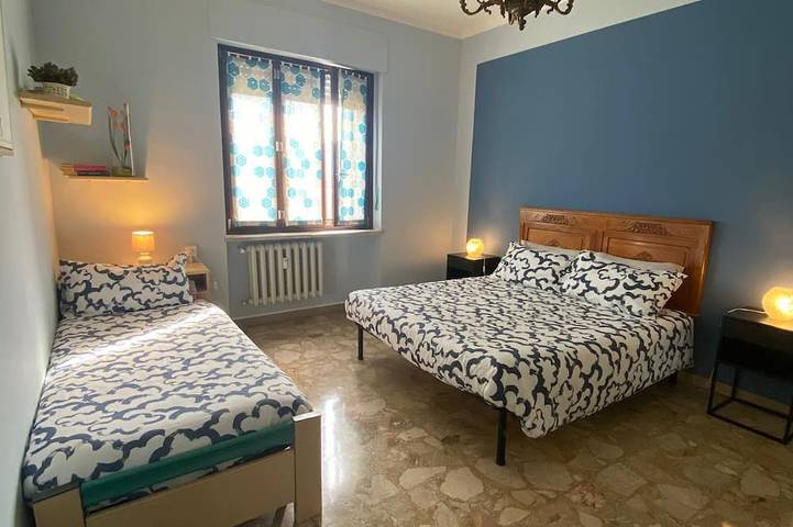 Apartamento entero, House in Alba 5 minutes walk from downtown, quiet area with services. in Alba, Langhe