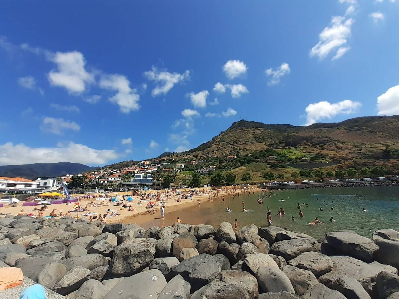Ganze Wohnung, Ferienwohnung für 2 Personen mit Balkon in Machico, Madeira