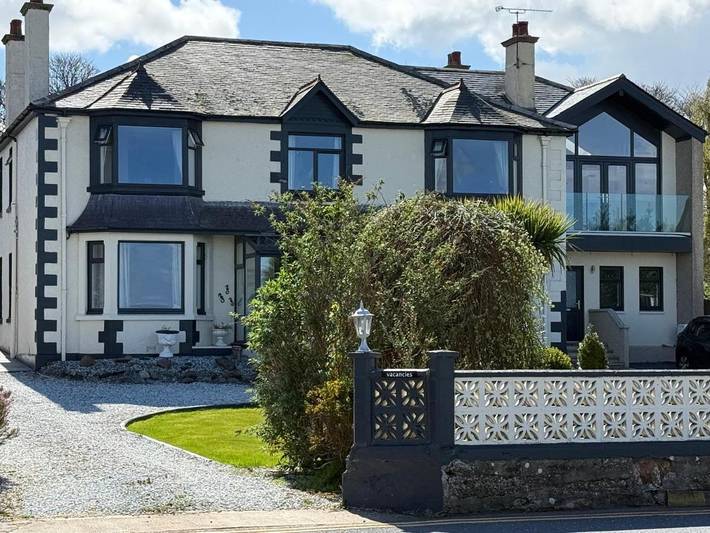 Holiday rental for 3 people, with view and lake view as well as garden in Nairn