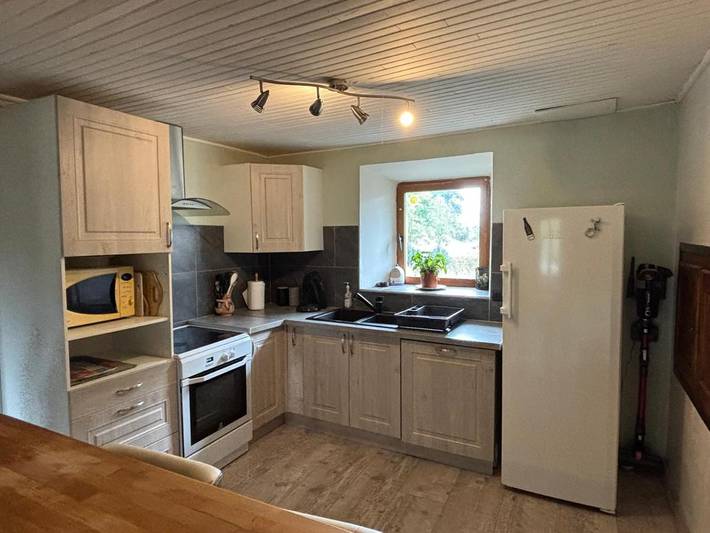 Location de vacances pour 6 personnes, avec terrasse et jardin à Sainte-Colombe-de-Peyre - 2