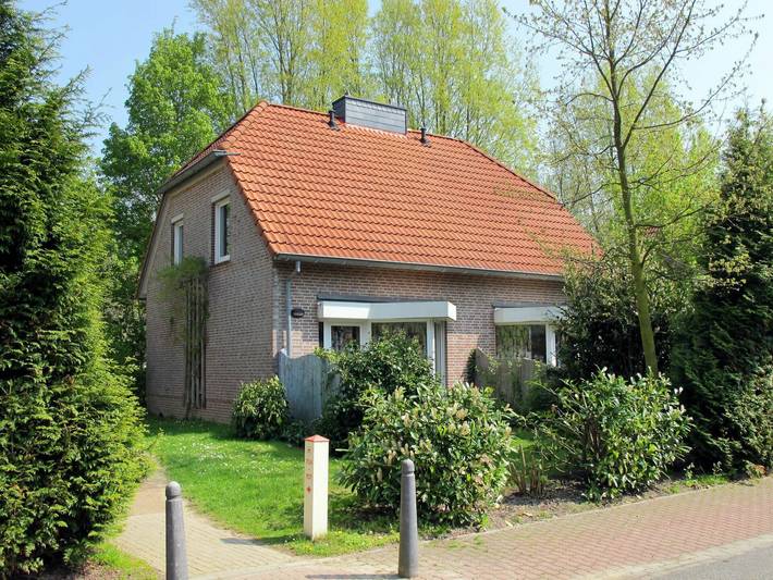 Ferienhaus für 4 Personen, mit Terrasse und Garten in Butjadingen