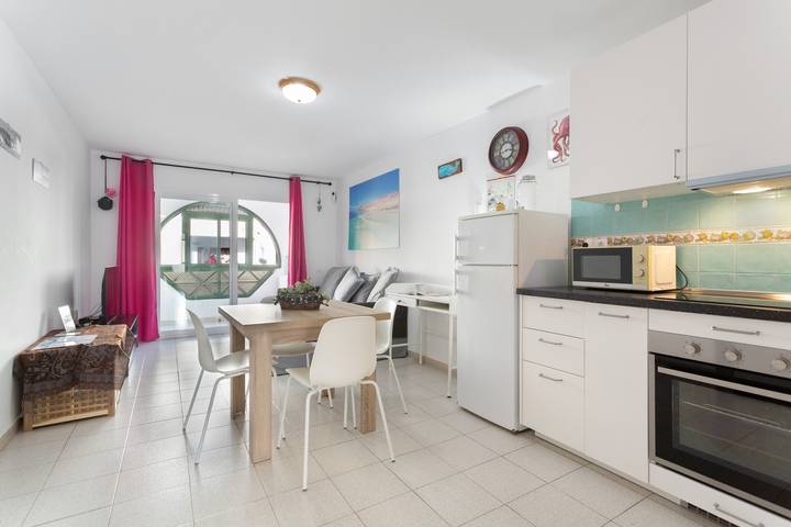 Hel lejlighed, Vacation 'La Casita' with Sea View, Shared Terrace and Wi-Fi in Puerto de Corralejo, La Oliva