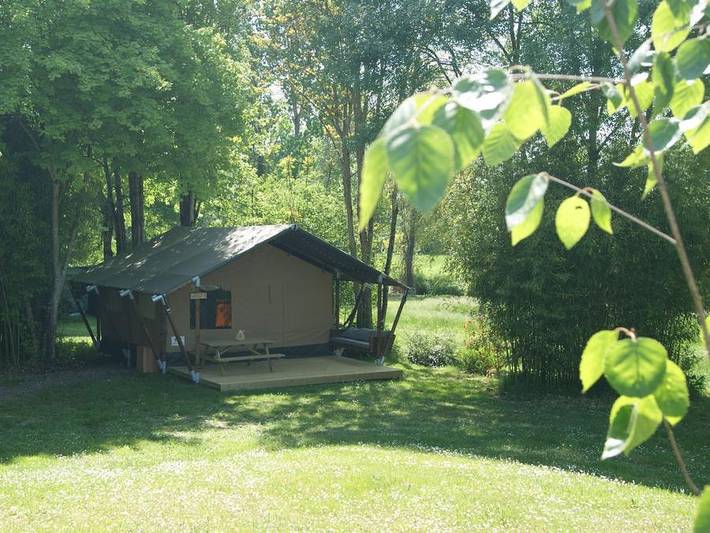 Camping des Tourbières - Tente en toile et en bois 5 personnes - Tente Wood (Sans Sanitaires) in Vendoire, Périgord Vert