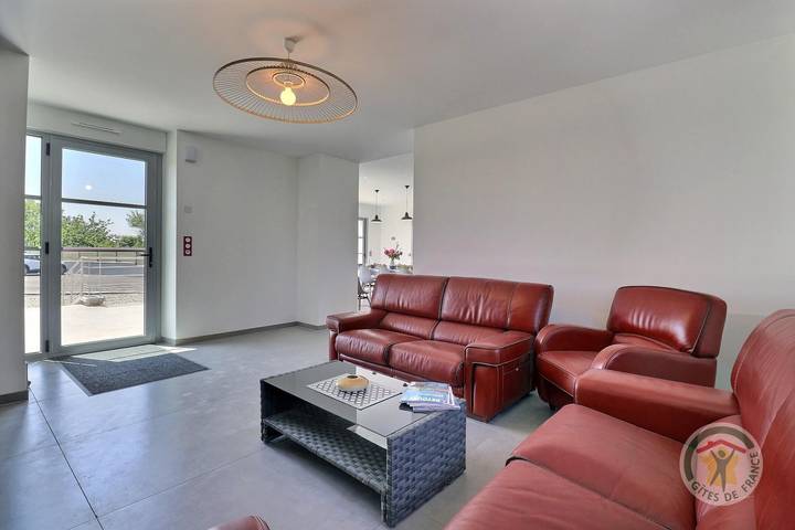 Gîte pour 10 personnes, avec jardin et terrasse à Saint-Coulomb - 2