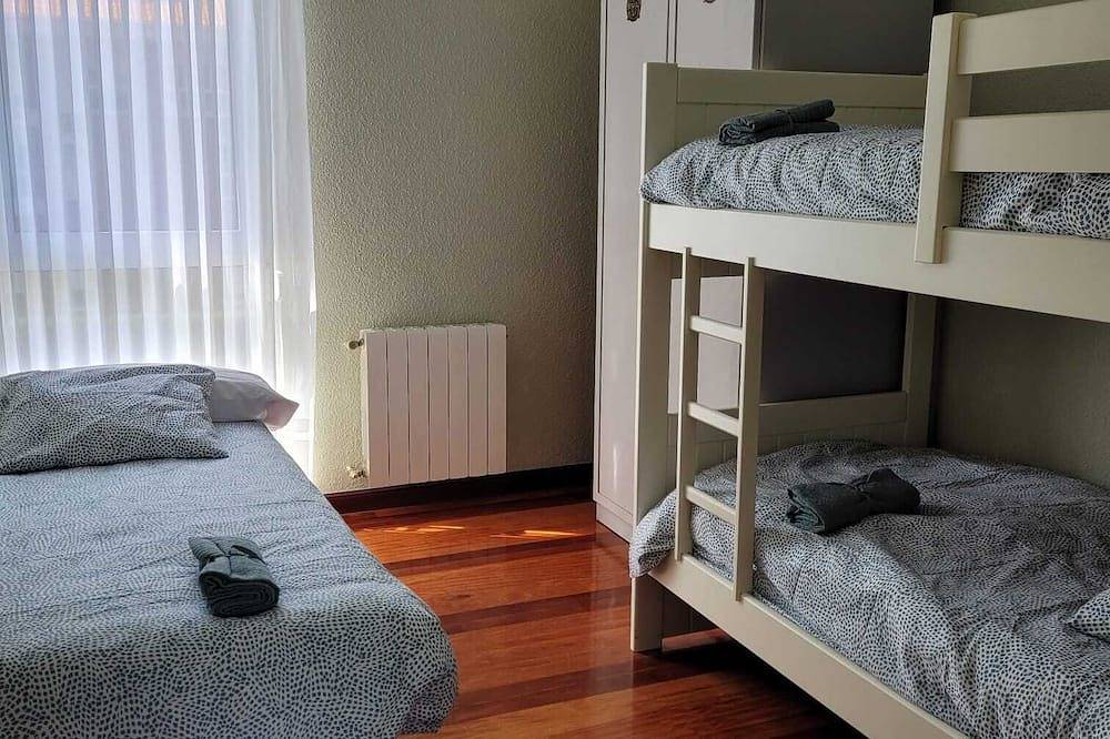 Entire apartment, First row Berria beach !!! with Large Pool in Santoña, Cantabrian Coast