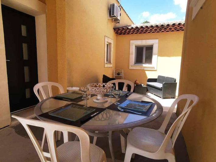 Gîte pour 4 personnes, avec terrasse à Cornillon-Confoux - 4