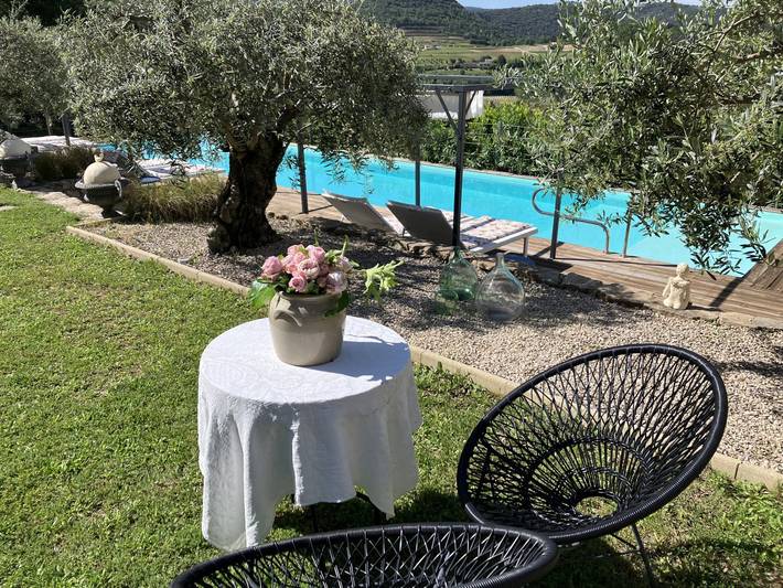 Gîte pour 2 personnes, avec terrasse ainsi que piscine et jardin à Mollans-sur-Ouvèze - 4