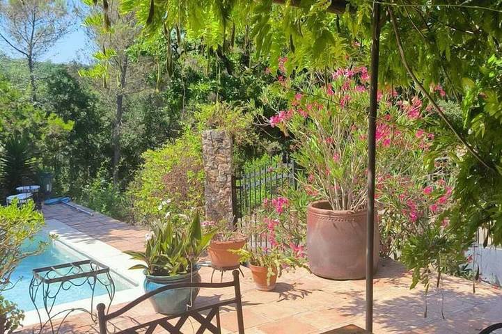 Maison de vacances pour 6 personnes, avec jardin et terrasse à Valbonne