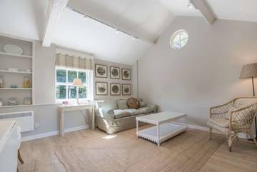 Holiday Home for 2 People in South West England, The Cotswolds, Photo 4