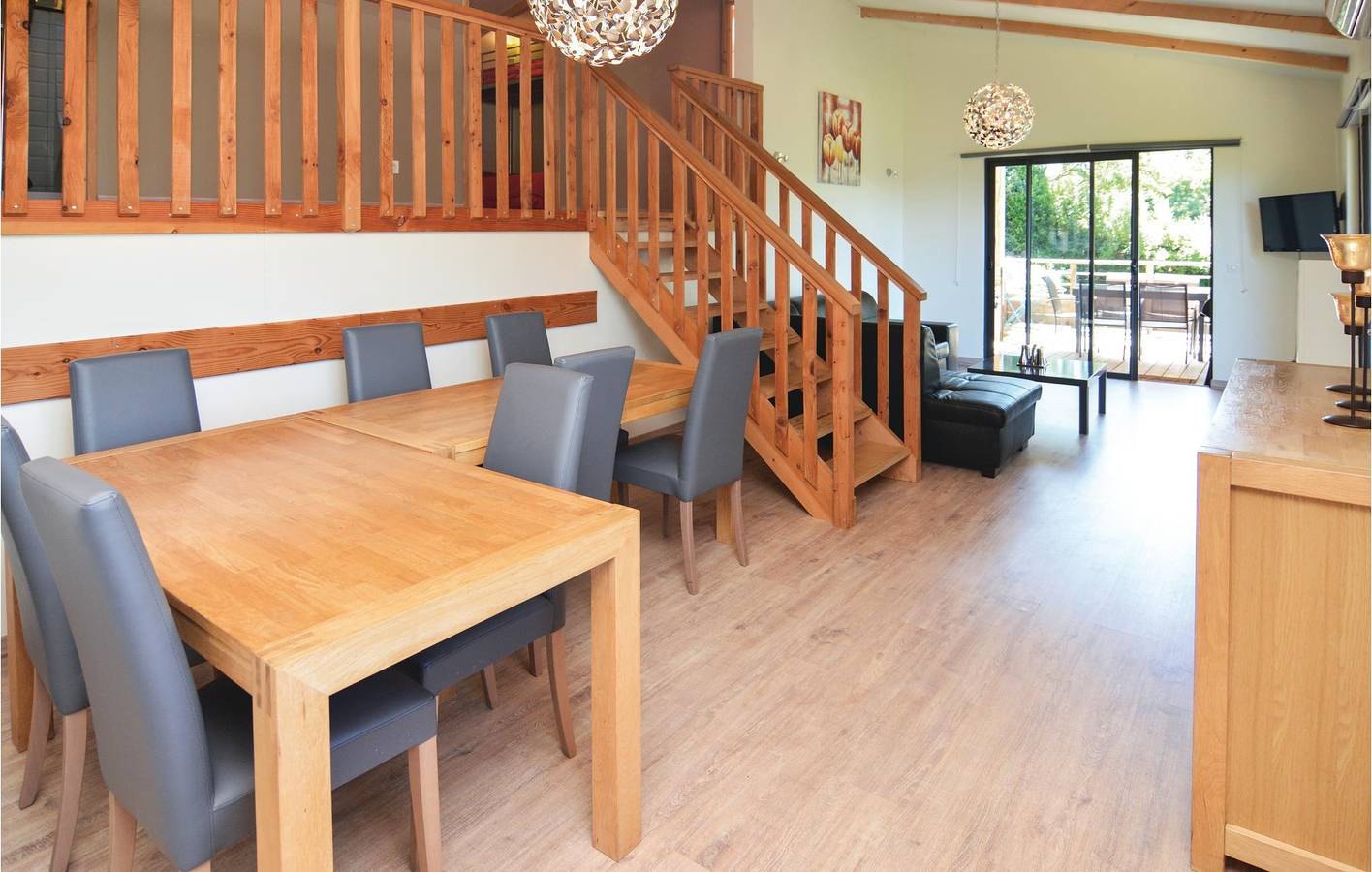Charmant appartement de 90m2 avec piscine et parking in Bordezac, Parc national des Cévennes