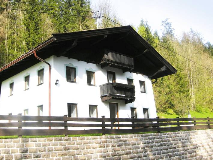Ferienhaus für 6 Personen, mit Balkon und Terrasse sowie Garten in Kössen