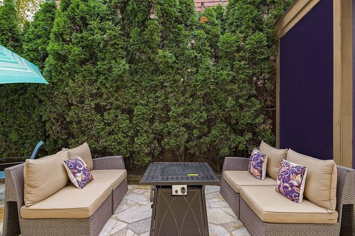 Vacation rental for 2 people, with yard in Portland