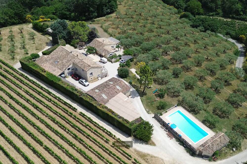 Grand gîte reposant plein de charme au milieu des oliviers - Animaux acceptés in Vinsobres, Région de nyons