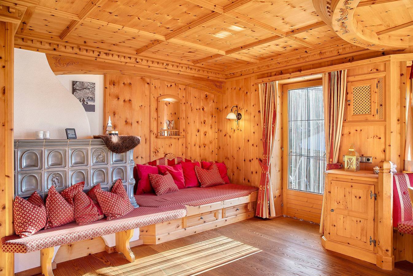 Holiday Home 'Haus Hart Im Zillertal 6 People' with Mountain View, Terrace & Wi-Fi in Hart im Zillertal, Ski-Optimal Hochzillertal