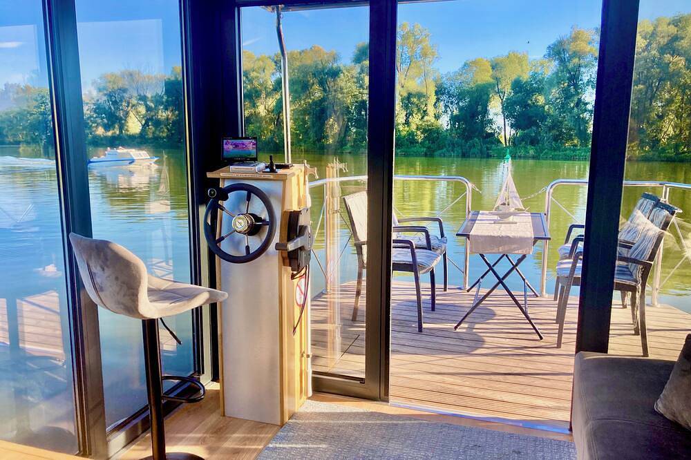 Führerscheinfreies modernes Hausboot bis zu 5 Personen auf der Havel in Ketzin, Havelland