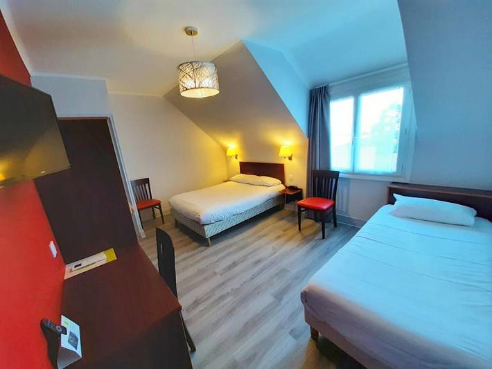 Hôtel pour 2 personnes, avec piscine et jardin à Vivy - 4