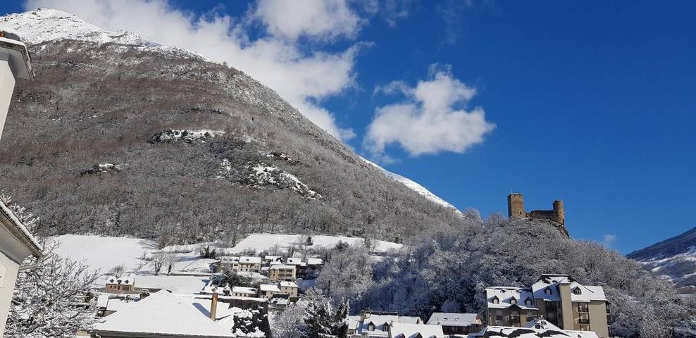 Hôtel pour 2 personnes, avec vue et jardin dans Office De Tourisme De Luz Saint Sauveur