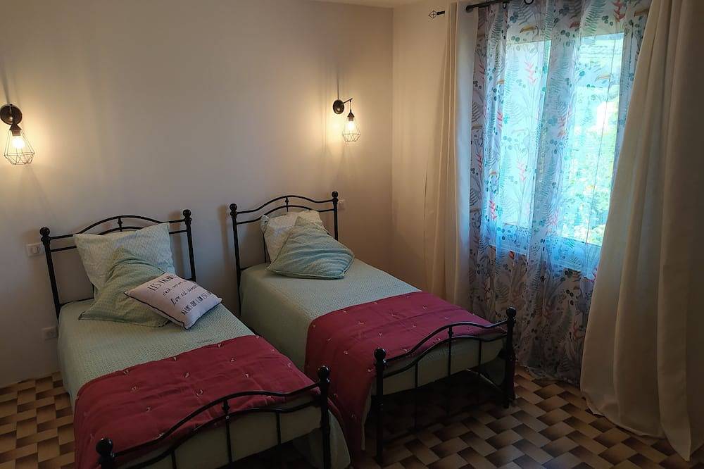 Logement Dans Mas au Milieu des Vignes in Villedieu, Vaucluse