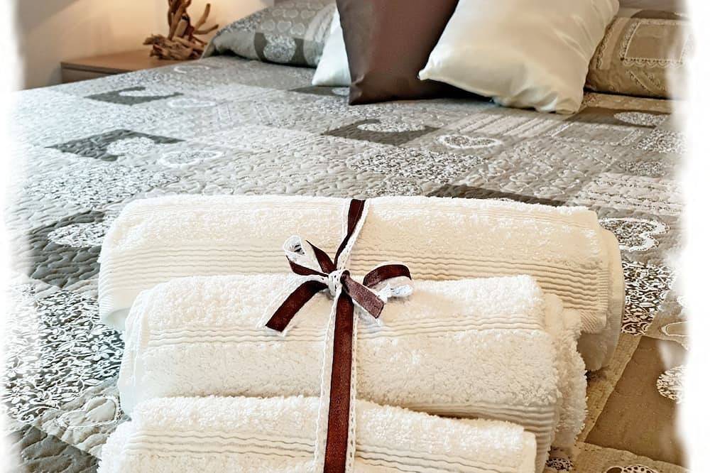 Entire apartment, Family Holiday Home, quiet and tranquility 6km from the sea! in Ellera (Albisola), Albisola Superiore