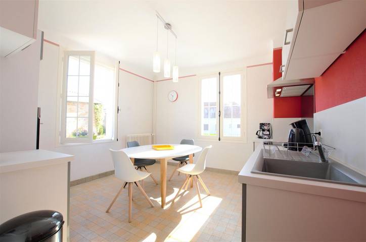 Gîte pour 10 personnes, avec jardin et terrasse dans l' Aube - 4