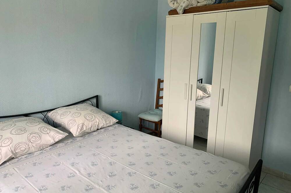 Entire apartment, Homerez - Apt Roquefort-la-Bédoule in Roquefort-la-Bédoule, Marseille region