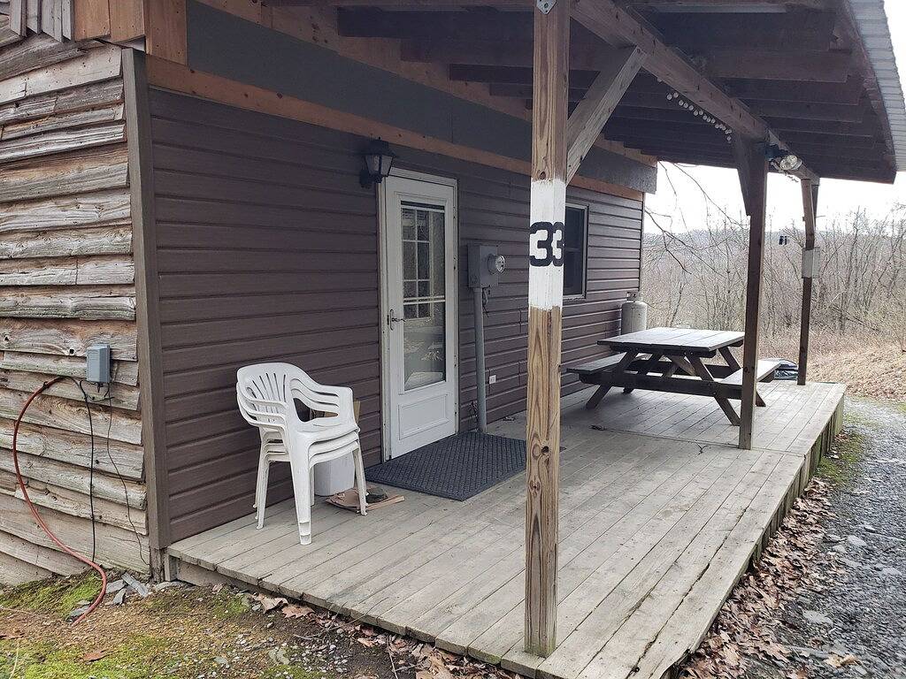 Erschwingliche Kabine in der Nähe von Raystown See, nur wenige Minuten von Seven Points & Allegrippas Tr in Raystown Lake