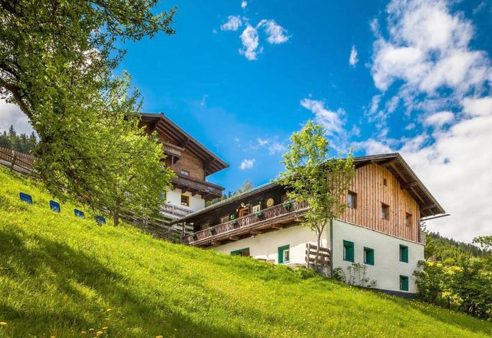 Ferienhaus für 10 Personen, mit Balkon und Terrasse sowie Garten und Ausblick
