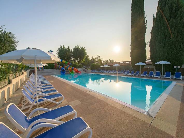 Camping für 5 Personen, mit Pool und Kinderpool, mit Haustier in Moniga del Garda - 2