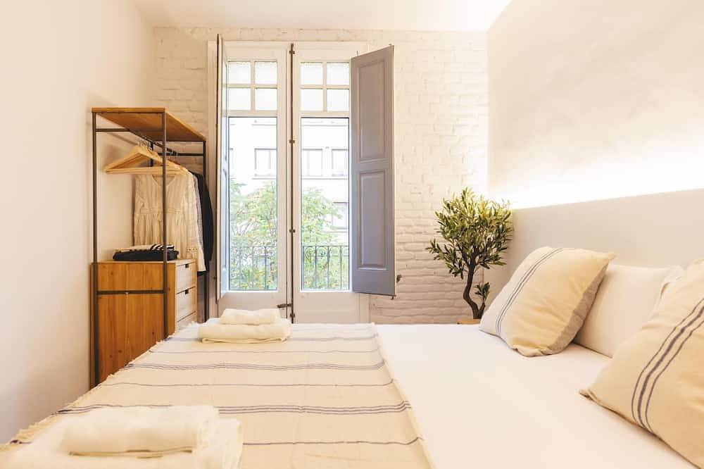 Entire apartment, Marquès de Camps - Holiday Apartment Rental Girona | Bravissimo in Girona, Gironès