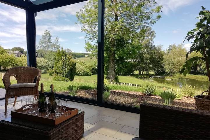 Gîte pour 12 personnes, avec terrasse et jardin