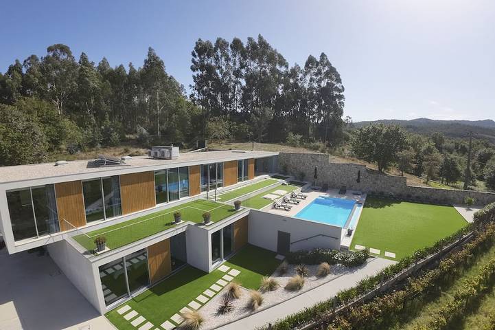 Gîte pour 14 personnes, avec jardin à Oliveira de Frades