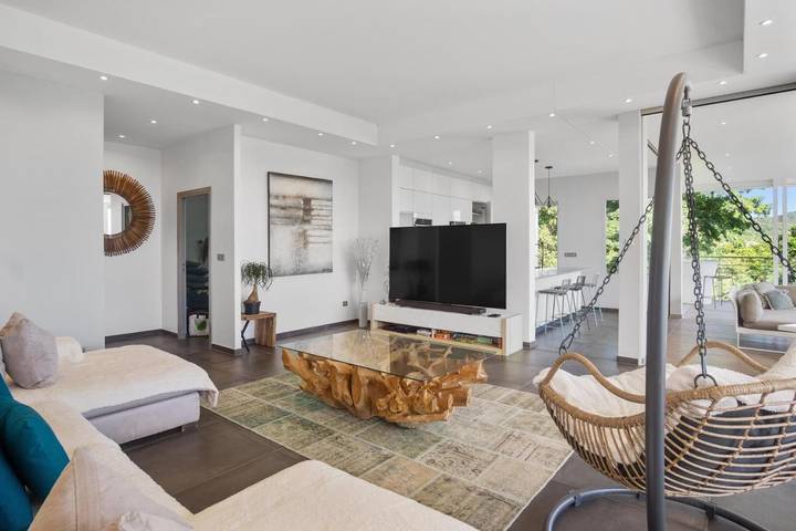 Location de vacances pour 10 personnes, avec piscine et jardin ainsi que terrasse et vue dans Anse Mabouyas - 2