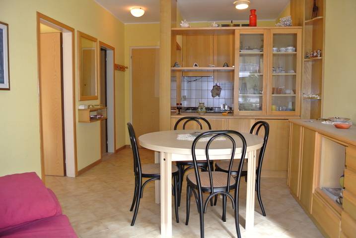 Ferienwohnung mit Meerblick für 4 Personen, mit Garten und Pool