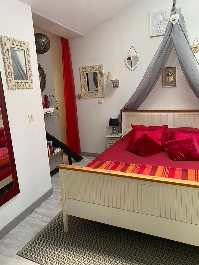Chambre d’hôte pour 2 personnes, avec jardin ainsi que terrasse et piscine dans les Deux-Sèvres - 4