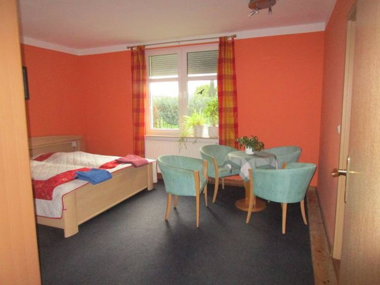 Ganze Ferienwohnung, Ferienwohnung in der Innenstadt - Ferienwohnung in der Innenstadt in Tollensesee, Neubrandenburg