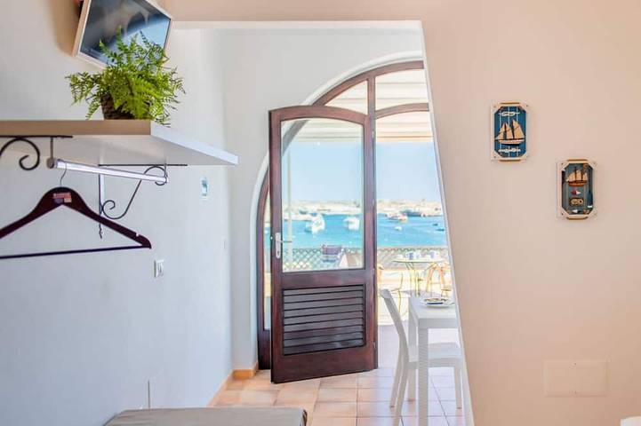 Ganze Wohnung, Kalammare 2 - Deluxe seafront Apartment in Lampedusa Stadt, Lampedusa e Linosa