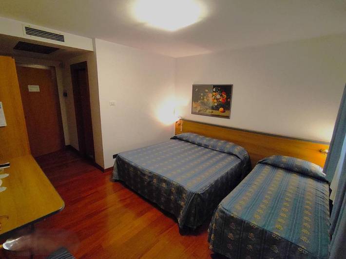 Hôtel pour 4 personnes, avec sauna ainsi que jardin et vue à Fontanafredda - 2