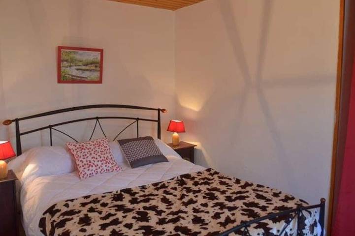 Gîte pour 12 personnes, avec jardin à Marcillac-Saint-Quentin - 2