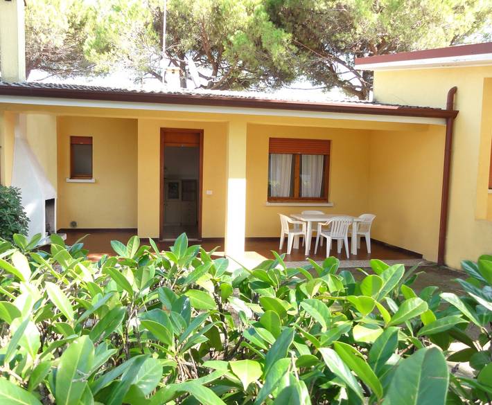 Villa mit pool für 7 Personen, mit Garten in Bibione